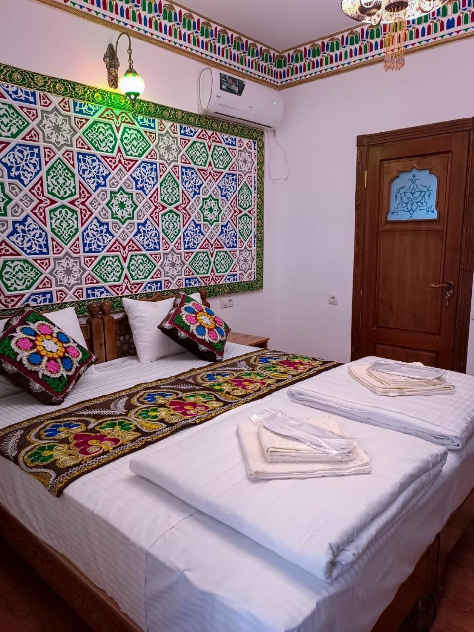 Meros Hotel Bukhara Eksteriør bilde